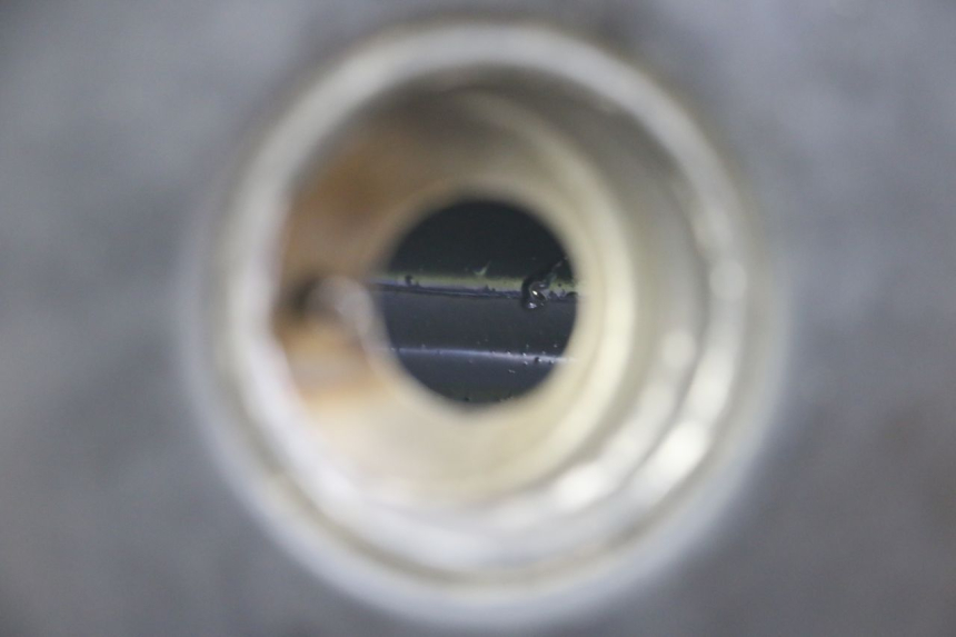 photo de SERBATOIO CARBURANTE  HARLEY DAVIDSON SPORTSTER XL CUSTOM 1200 (2003 - 2004) - Primo piano tecnico