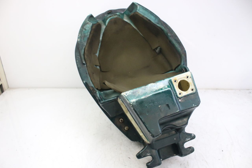 photo de SERBATOIO CARBURANTE TRIUMPH SPRINT ST 955 (1999 - 2001) - Zoom sullo stato d'uso