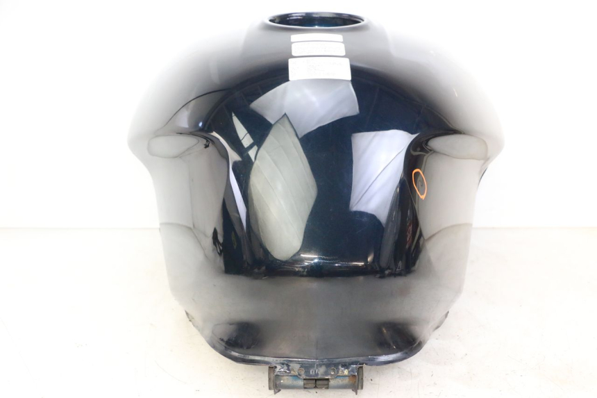 photo de SERBATOIO CARBURANTE  HONDA ST PAN EUROPEAN 1300 (2002 - 2013) - Focus sulla struttura