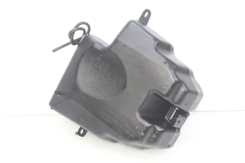 photo de SERBATOIO CARBURANTE PEUGEOT STREETZONE 4T 50 (2018 - 2023) - Zoom sullo stato d'uso