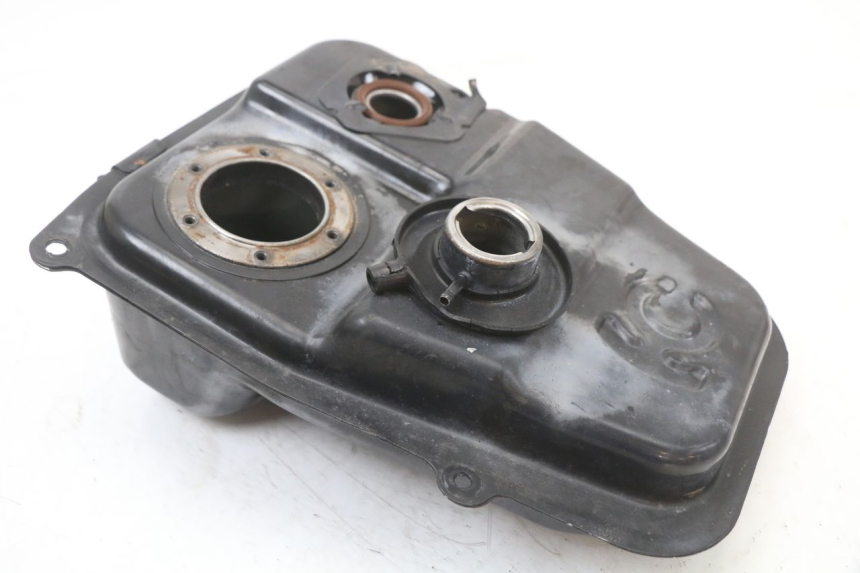 photo de SERBATOIO CARBURANTE  KYMCO SUPER 8 4T 50 (2021 - 2024) - Altra angolazione