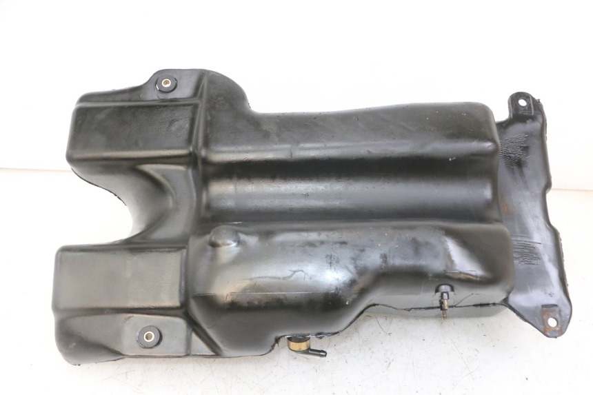 photo de SERBATOIO CARBURANTE  PIAGGIO SUPER LX 125 (2000 - 2003) - Zoom sullo stato d'uso