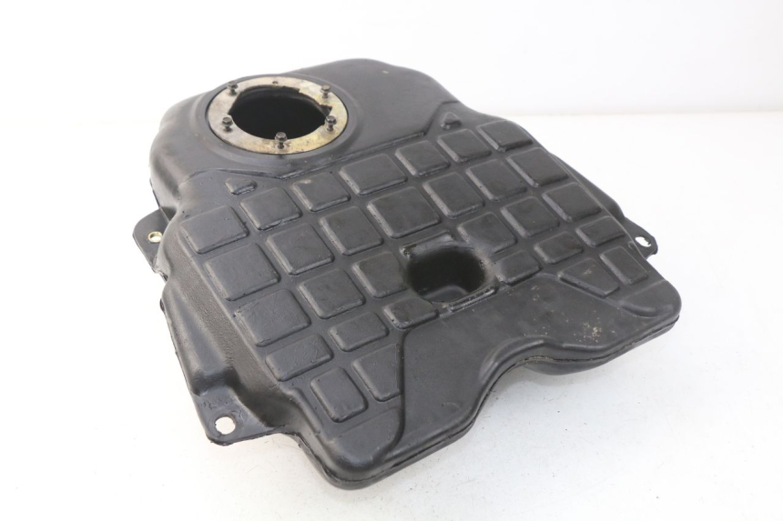 photo de Serbatoio carburante PEUGEOT SV 80 (1993 - 1997) - Zoom sullo stato d'uso