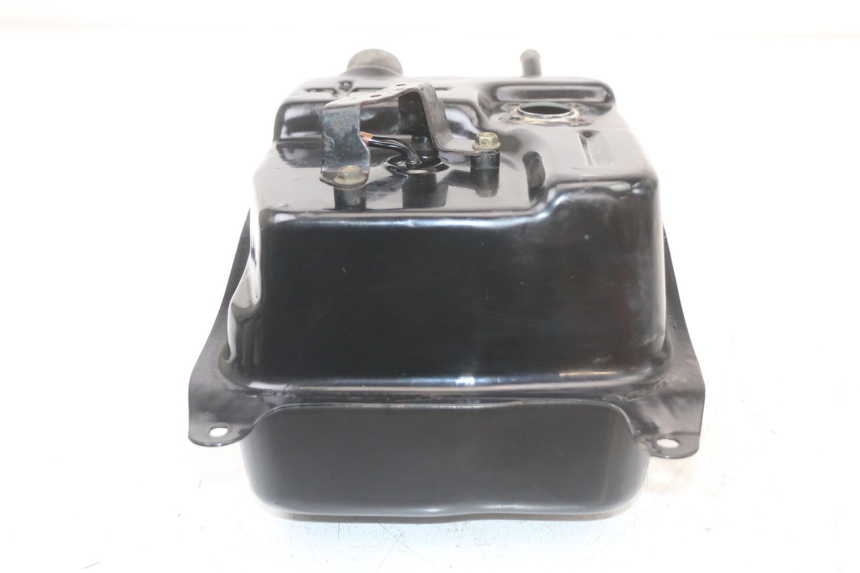 photo de SERBATOIO CARBURANTE SYM ORBIT III 3 4T 50 (2018 - 2021) - Primo piano tecnico