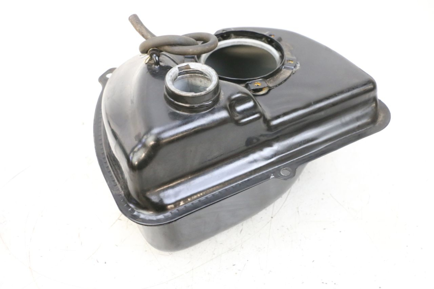 photo de SERBATOIO CARBURANTE  NECO TEMPO 4T 50 (2022 - 2026) - Stato della superficie e materiale