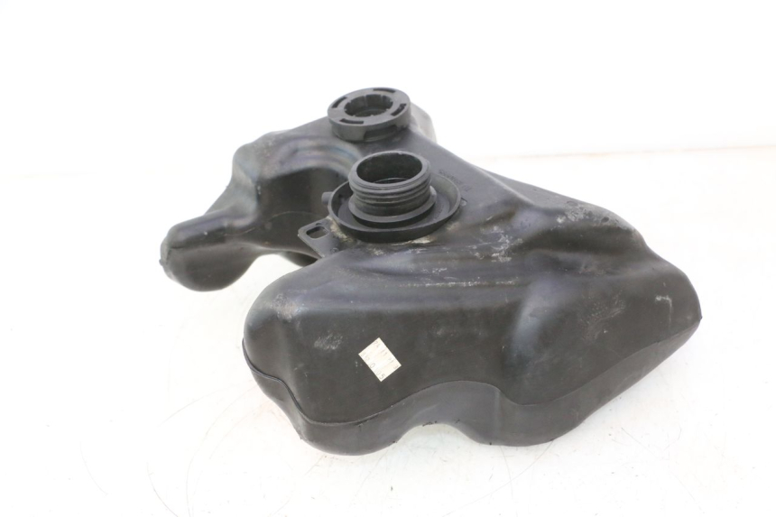 photo de SERBATOIO CARBURANTE PEUGEOT TREKKER 50 (1995 - 2004) - Primo piano tecnico