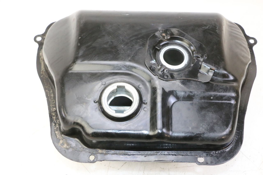 photo de SERBATOIO CARBURANTE PEUGEOT TWEET 4T 50 (2018 - 2022) - Vista principale