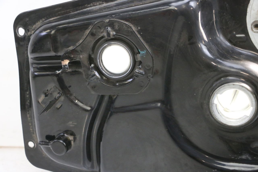 photo de SERBATOIO CARBURANTE  PEUGEOT TWEET PRO EFI 4T 50 (2021 - 2022) - Stato della superficie e materiale