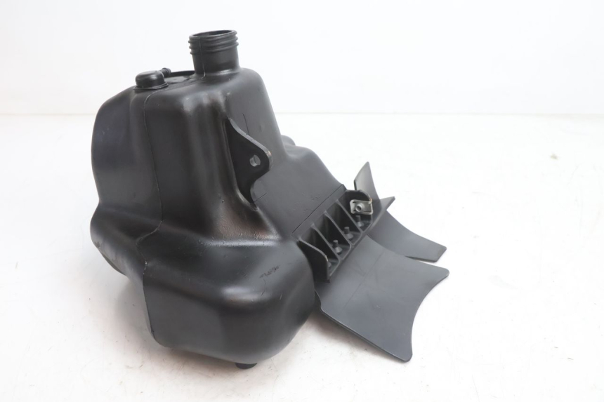 photo de SERBATOIO CARBURANTE  PIAGGIO TYPHOON 50 (2000 - 2009) - Zoom sullo stato d'uso
