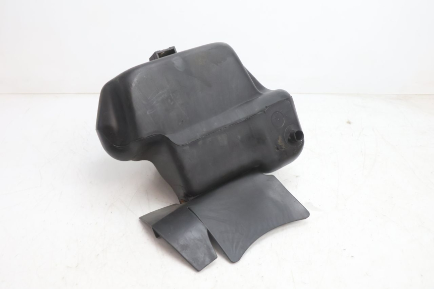 photo de SERBATOIO CARBURANTE  PIAGGIO TYPHOON 50 (2000 - 2009) - Primo piano tecnico