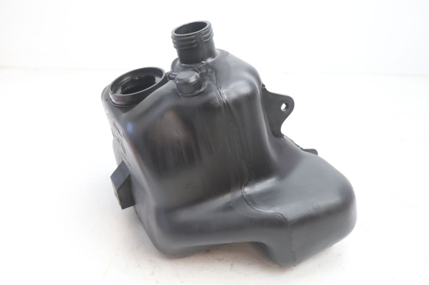photo de SERBATOIO CARBURANTE  PIAGGIO TYPHOON 50 (2000 - 2009) - Zoom sullo stato d'uso