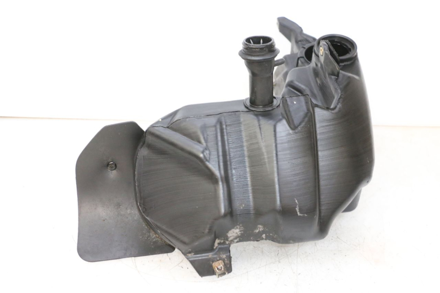 photo de SERBATOIO CARBURANTE PIAGGIO VESPA GTS SUPER IE 125 (2009 - 2016) - Altra angolazione