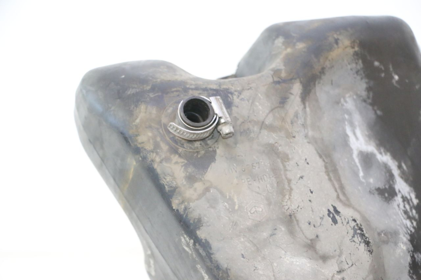 photo de SERBATOIO CARBURANTE PIAGGIO VESPA LX 2T 50 (2005 - 2013) - Zoom sullo stato d'uso