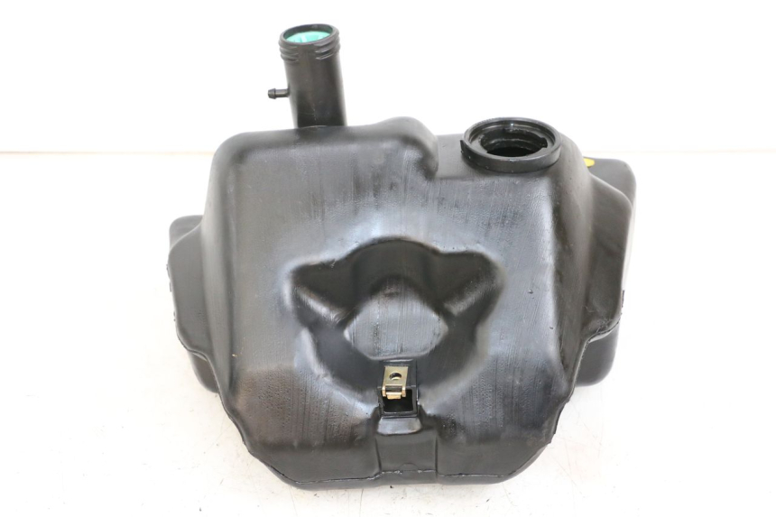 photo de SERBATOIO CARBURANTE PIAGGIO VESPA LX 125 (2005 - 2010) - Primo piano tecnico