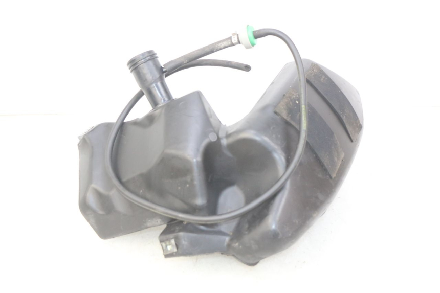 photo de SERBATOIO CARBURANTE PIAGGIO VESPA PRIMAVERA 2T 50 (2013 - 2018) - Altra angolazione