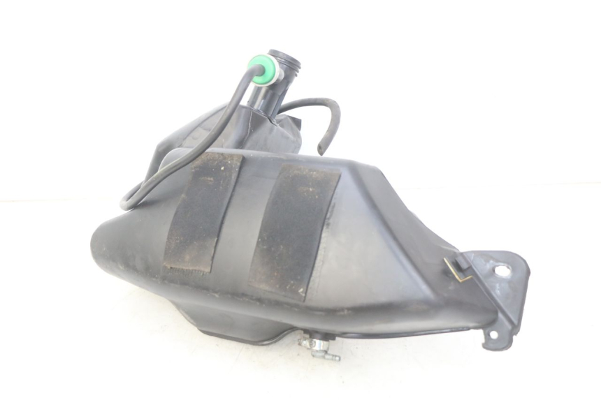 photo de SERBATOIO CARBURANTE PIAGGIO VESPA PRIMAVERA 2T 50 (2013 - 2018) - Primo piano tecnico
