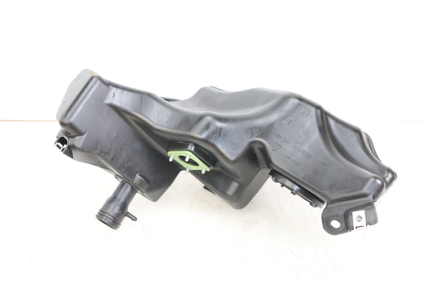 photo de SERBATOIO CARBURANTE  PIAGGIO VESPA PRIMAVERA 4T 50 (2021 - 2024) - Zoom sullo stato d'uso