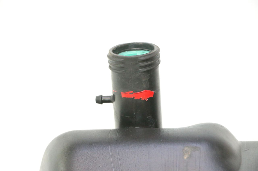 photo de SERBATOIO CARBURANTE PIAGGIO VESPA S 2T 50 (2007 - 2014) - Primo piano tecnico