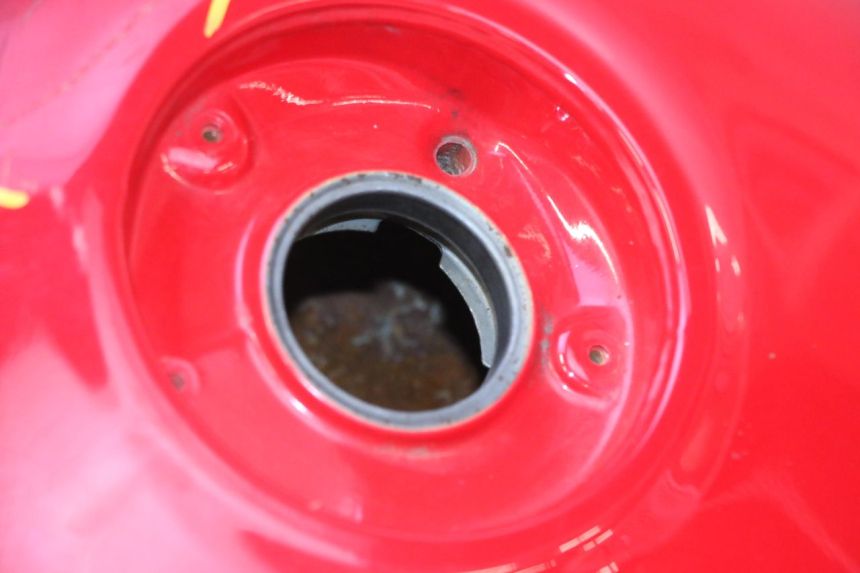 photo de SERBATOIO CARBURANTE HONDA VFR FI RC46 800 (1998 - 2001) - Dettagli dei punti di fissaggio