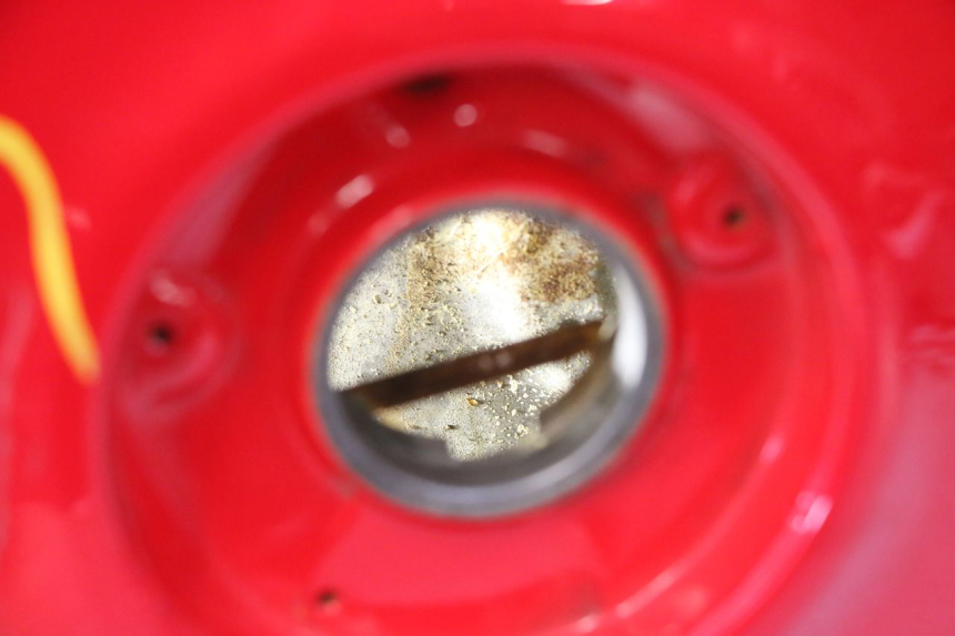 photo de SERBATOIO CARBURANTE HONDA VFR FI RC46 800 (1998 - 2001) - Primo piano tecnico