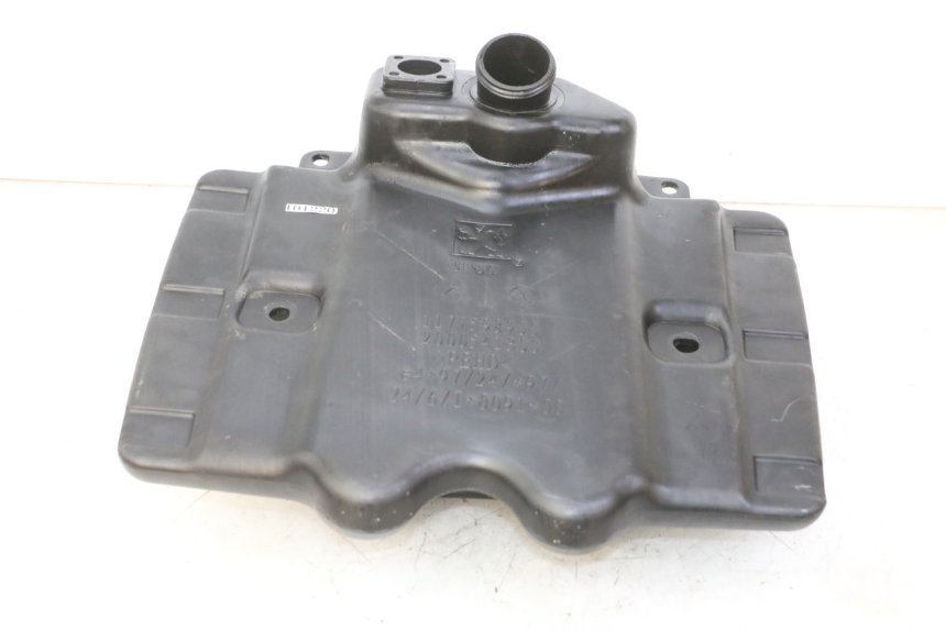 photo de SERBATOIO CARBURANTE PEUGEOT VIVACITY NEW 4T 50 (2008 - 2017) - Primo piano tecnico
