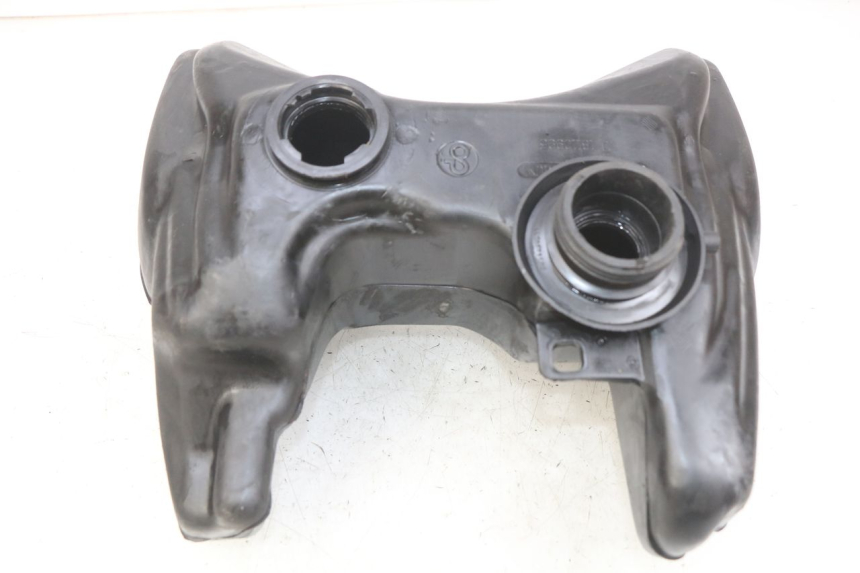 photo de SERBATOIO CARBURANTE PEUGEOT VIVACITY 50 (1998 - 2003) - Primo piano tecnico