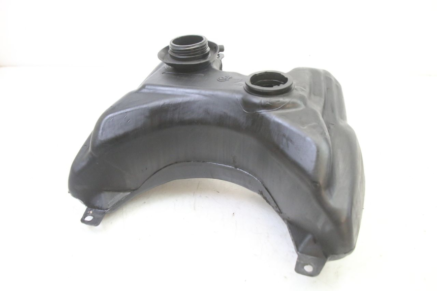 photo de Serbatoio carburante PEUGEOT VIVACITY 50 (2004 - 2009) - Zoom sullo stato d'uso