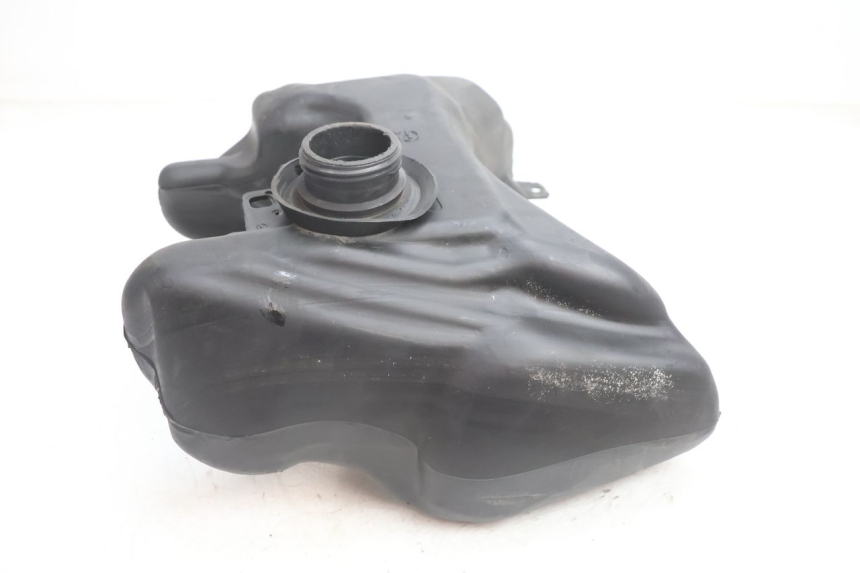 photo de Serbatoio carburante PEUGEOT VIVACITY 50 (2004 - 2009) - Primo piano tecnico