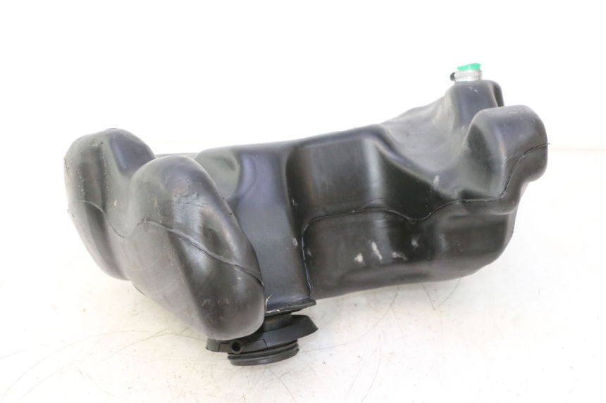 photo de Serbatoio carburante PEUGEOT VIVACITY 50 (2004 - 2009) - Primo piano tecnico