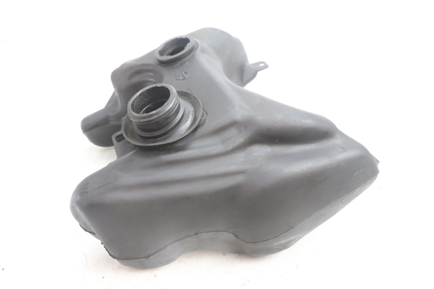 photo de Serbatoio carburante PEUGEOT VIVACITY 100 (1999 - 2008) - Altra angolazione