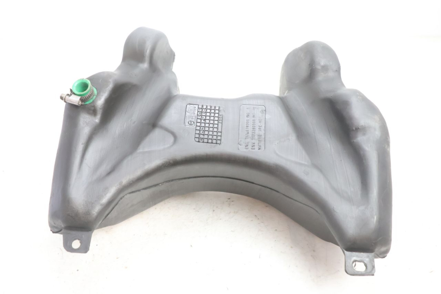 photo de Serbatoio carburante PEUGEOT VIVACITY 100 (1999 - 2008) - Primo piano tecnico