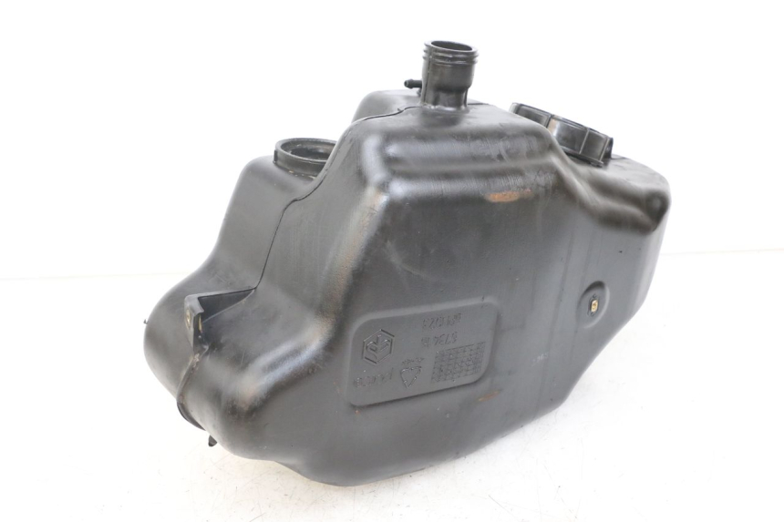 photo de SERBATOIO CARBURANTE PIAGGIO X10 125 (2012 - 2017) - Primo piano tecnico
