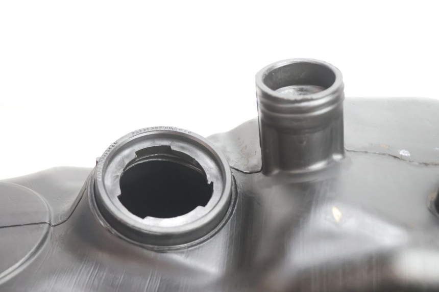 photo de SERBATOIO CARBURANTE  PIAGGIO X8 STREET 125 (2006 - 2007) - Zoom sullo stato d'uso