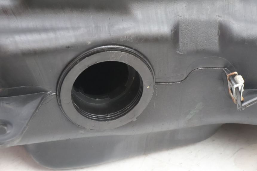 photo de SERBATOIO CARBURANTE  PIAGGIO X9 AMALFI 180 (2000 - 2003) - Zoom sullo stato d'uso