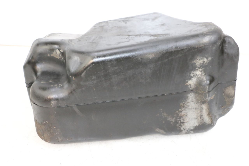 photo de Serbatoio carburante PIAGGIO X9 125 (2000 - 2003) - Zoom sullo stato d'uso