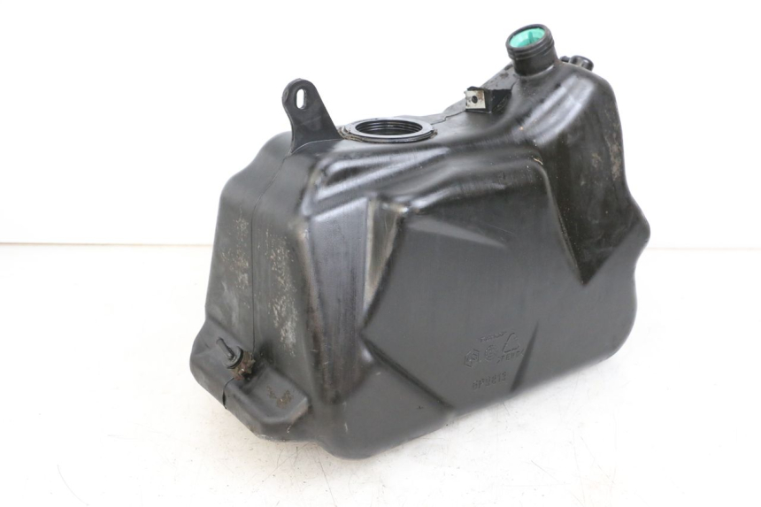 photo de Serbatoio carburante PIAGGIO X9 125 (2000 - 2003) - Primo piano tecnico