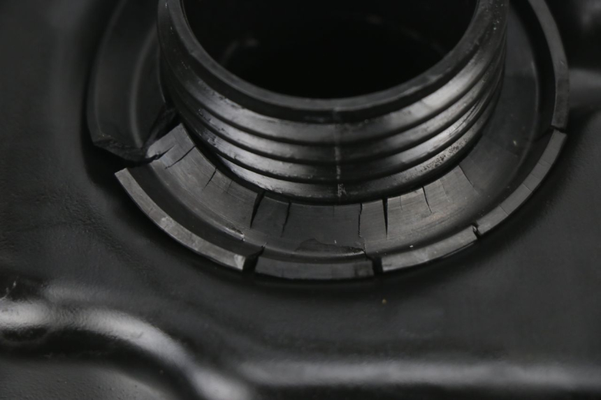 photo de Serbatoio carburante RAZZO XENON 4T 50 (2008 - 2012) - Zoom sullo stato d'uso