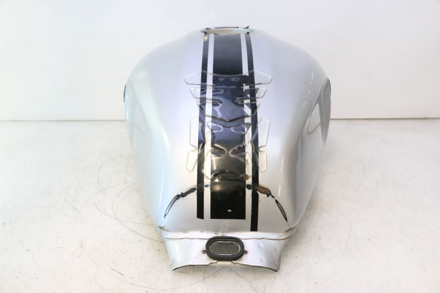 photo de SERBATOIO CARBURANTE  YAMAHA XJR 1300 (1998 - 2002) - Caratteristiche distintive