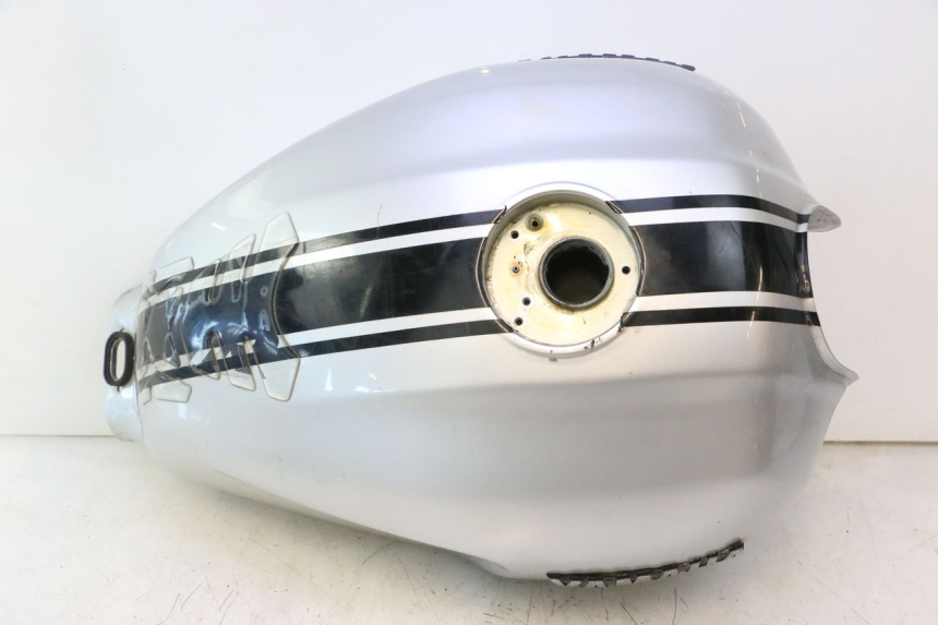 photo de SERBATOIO CARBURANTE  YAMAHA XJR 1300 (1998 - 2002) - Zoom sui componenti