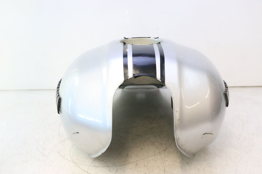 photo de SERBATOIO CARBURANTE  YAMAHA XJR 1300 (1998 - 2002) - Dettagli dei punti di fissaggio