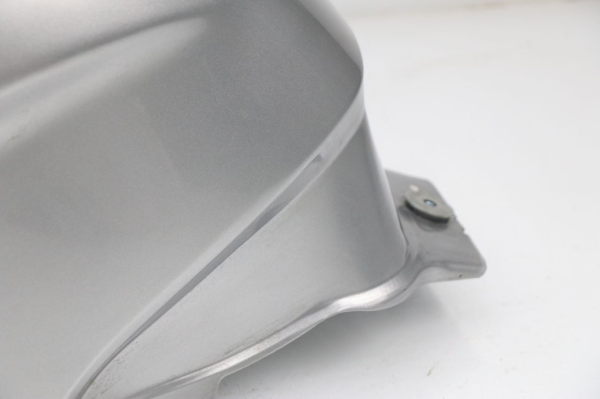 photo de SERBATOIO CARBURANTE  HONDA XLV VARADERO 125 (2000 - 2006) - Zoom sui componenti