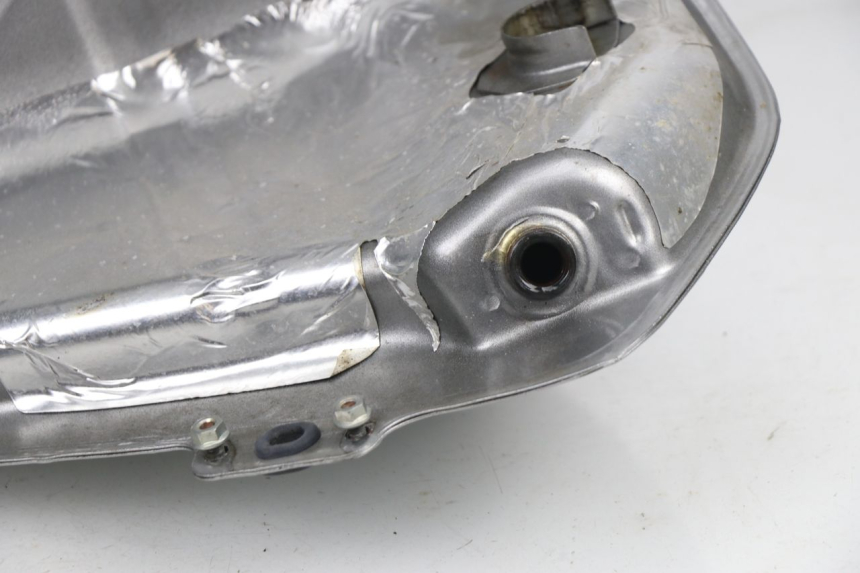 photo de SERBATOIO CARBURANTE  HONDA XLV VARADERO 125 (2000 - 2006) - Altra angolazione
