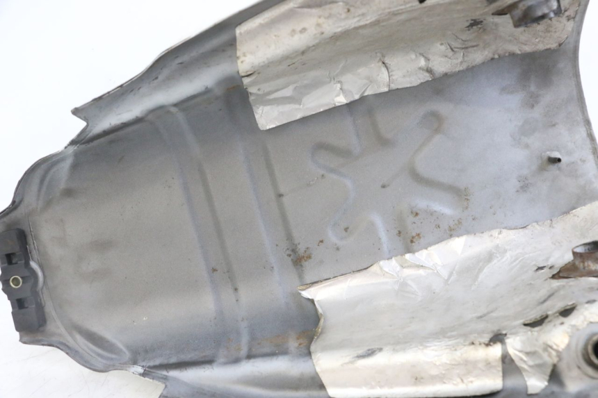 photo de SERBATOIO CARBURANTE  HONDA XLV VARADERO 125 (2000 - 2006) - Primo piano tecnico