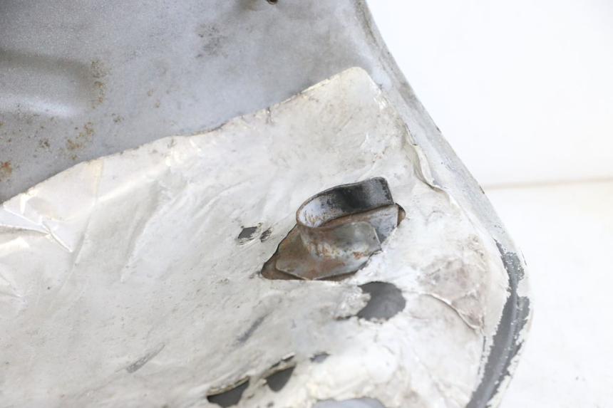 photo de SERBATOIO CARBURANTE  HONDA XLV VARADERO 125 (2000 - 2006) - Dettagli dei punti di fissaggio