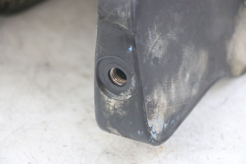 photo de SERBATOIO CARBURANTE PEUGEOT XP6 50 (1997 - 2003) - Primo piano tecnico