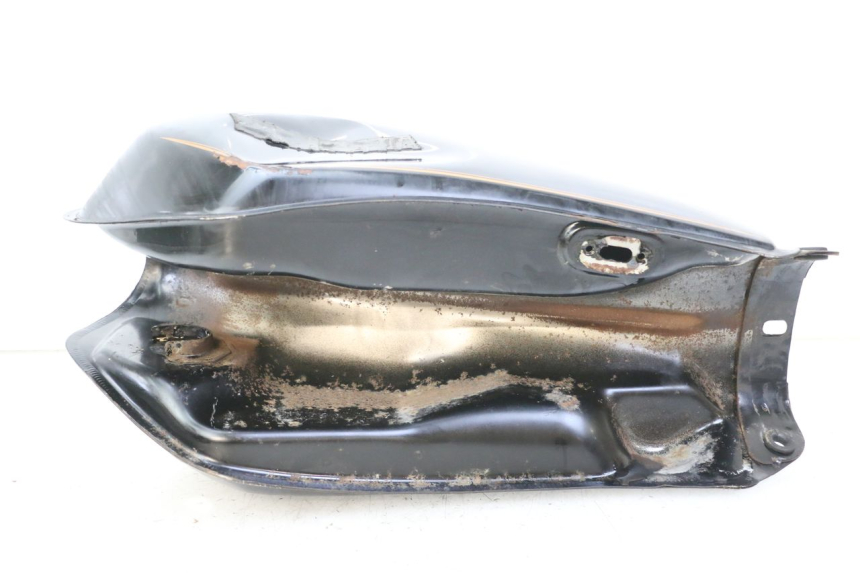 photo de SERBATOIO CARBURANTE YAMAHA SR 125 (1982 - 2003) - Primo piano tecnico