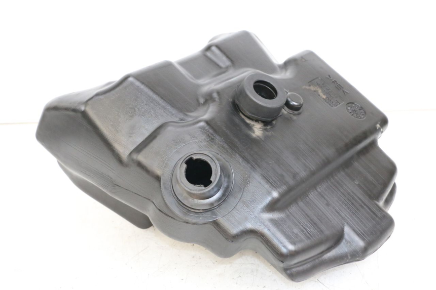 photo de Serbatoio carburante YAMAHA YP MAJESTY 125 (2002 - 2006) - Vista principale