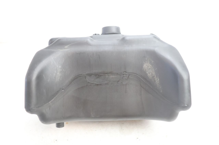 photo de Serbatoio carburante YAMAHA YP MAJESTY 125 (2002 - 2006) - Altra angolazione