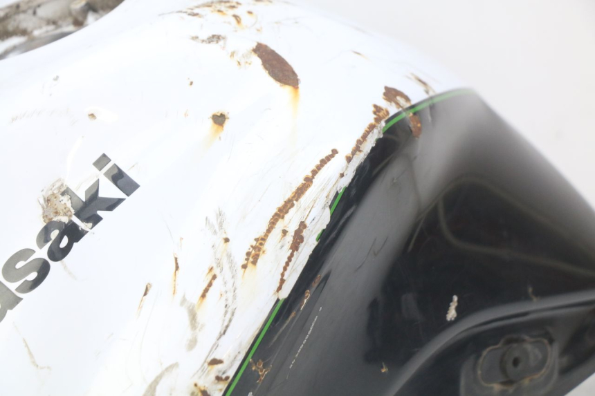 photo de SERBATOIO CARBURANTE KAWASAKI Z 750 (2007 - 2013) - Caratteristiche distintive