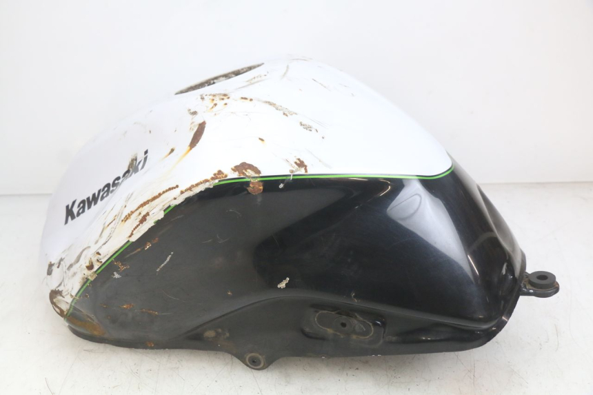 photo de SERBATOIO CARBURANTE KAWASAKI Z 750 (2007 - 2013) - Primo piano ad alta risoluzione